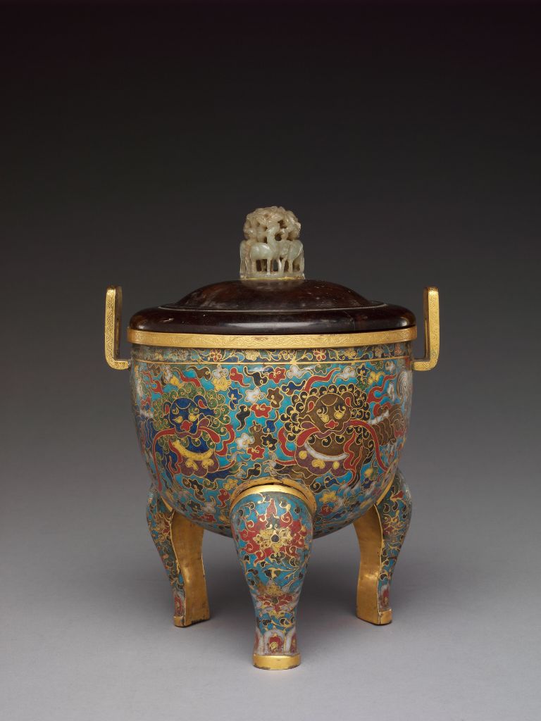 图片[1]-Filigree enamel tripod furnace with three lions playing ball pattern-China Archive